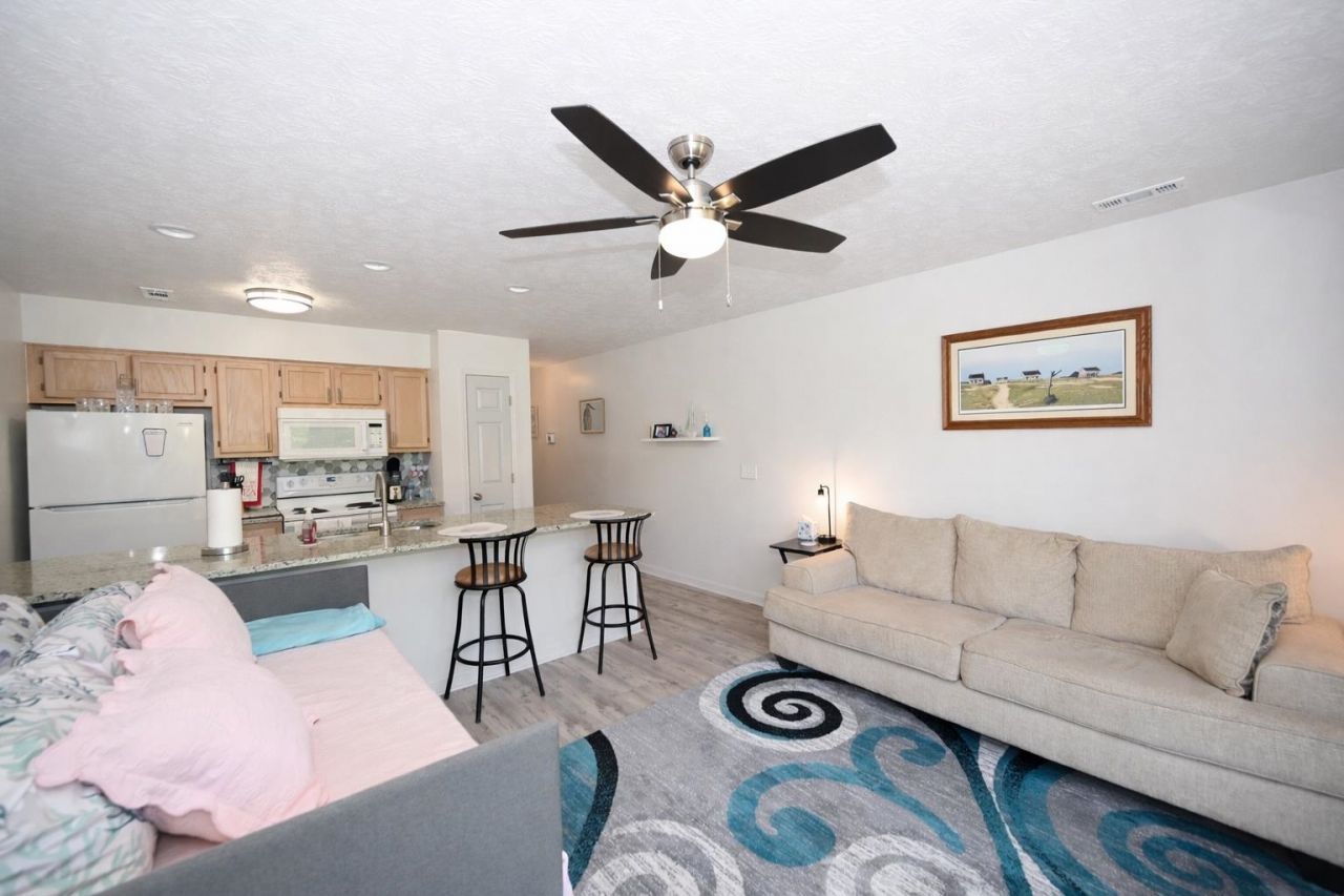 619 Tupelo Ln.  Photo 8