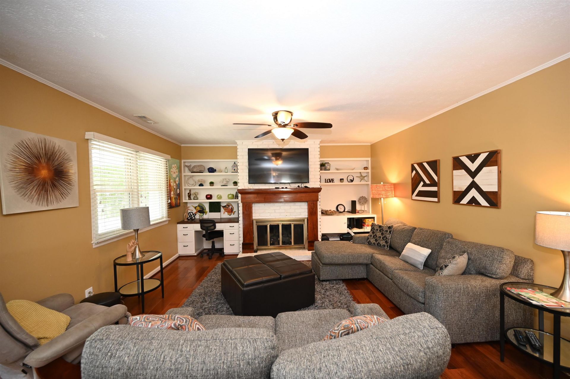 401 Oak Lake Circle  Photo 12