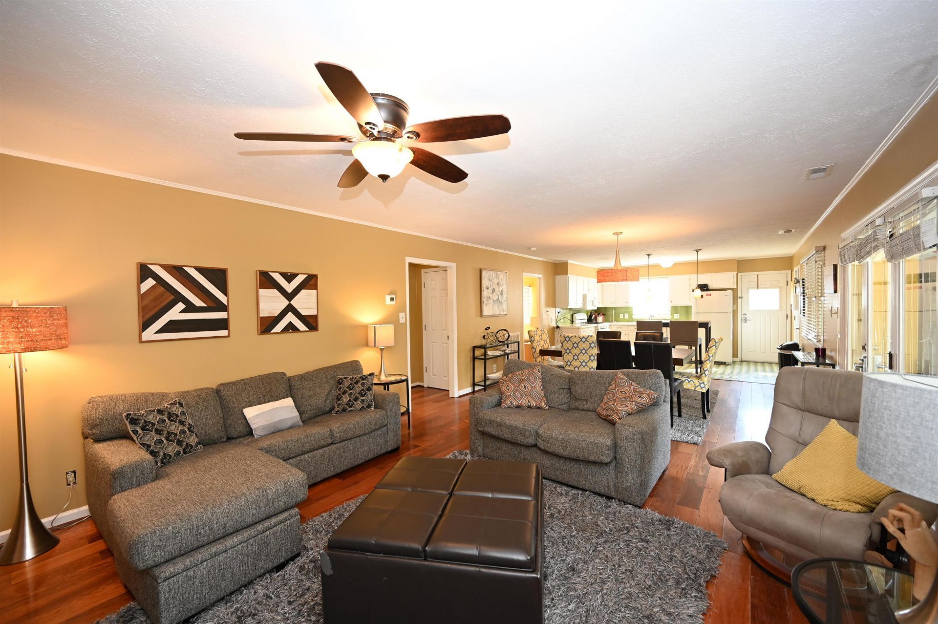 401 Oak Lake Circle  Photo 14