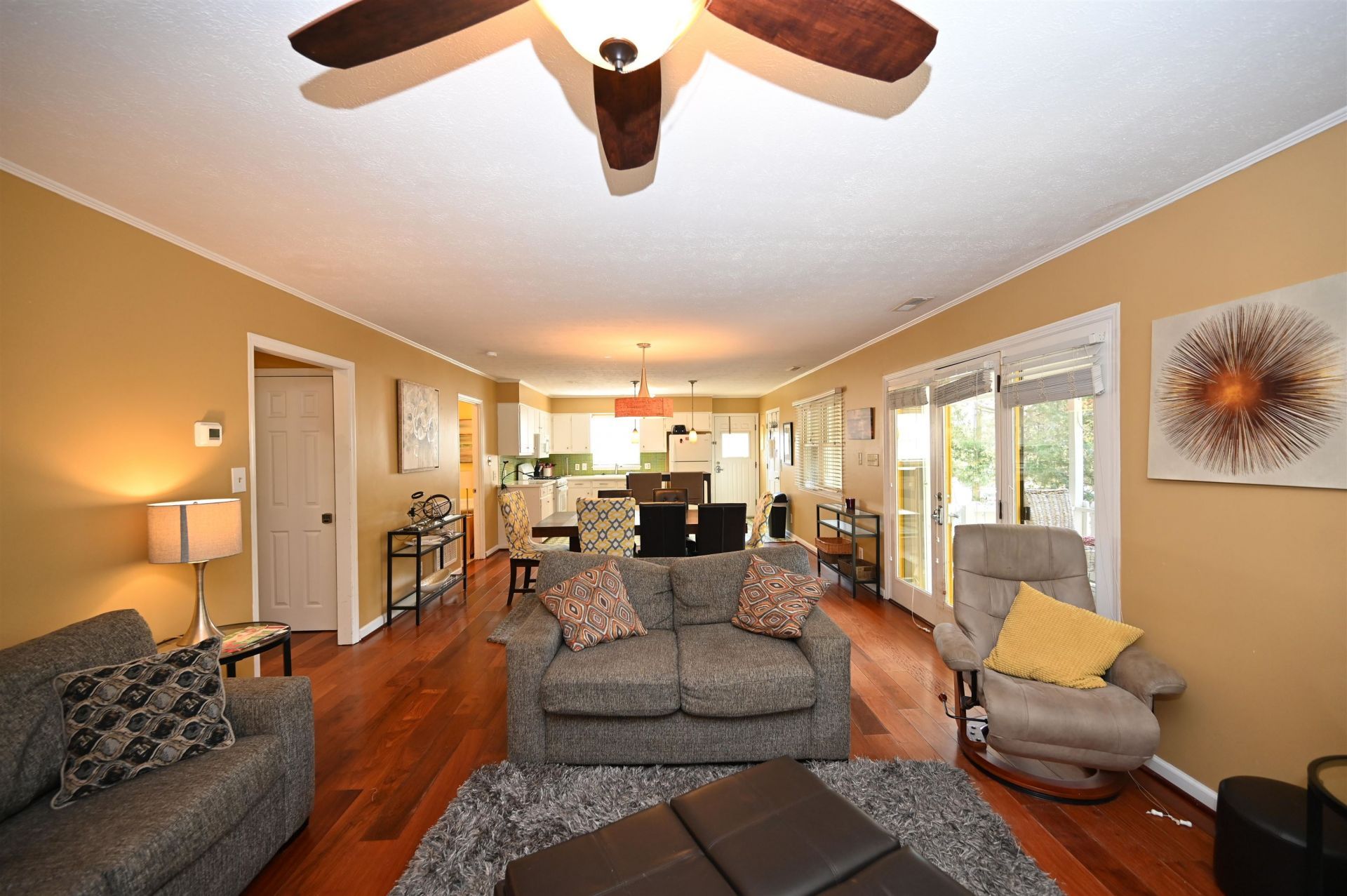 401 Oak Lake Circle  Photo 15