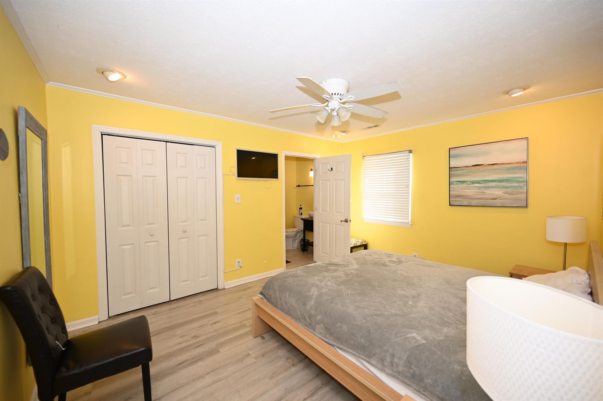 401 Oak Lake Circle  Photo 17