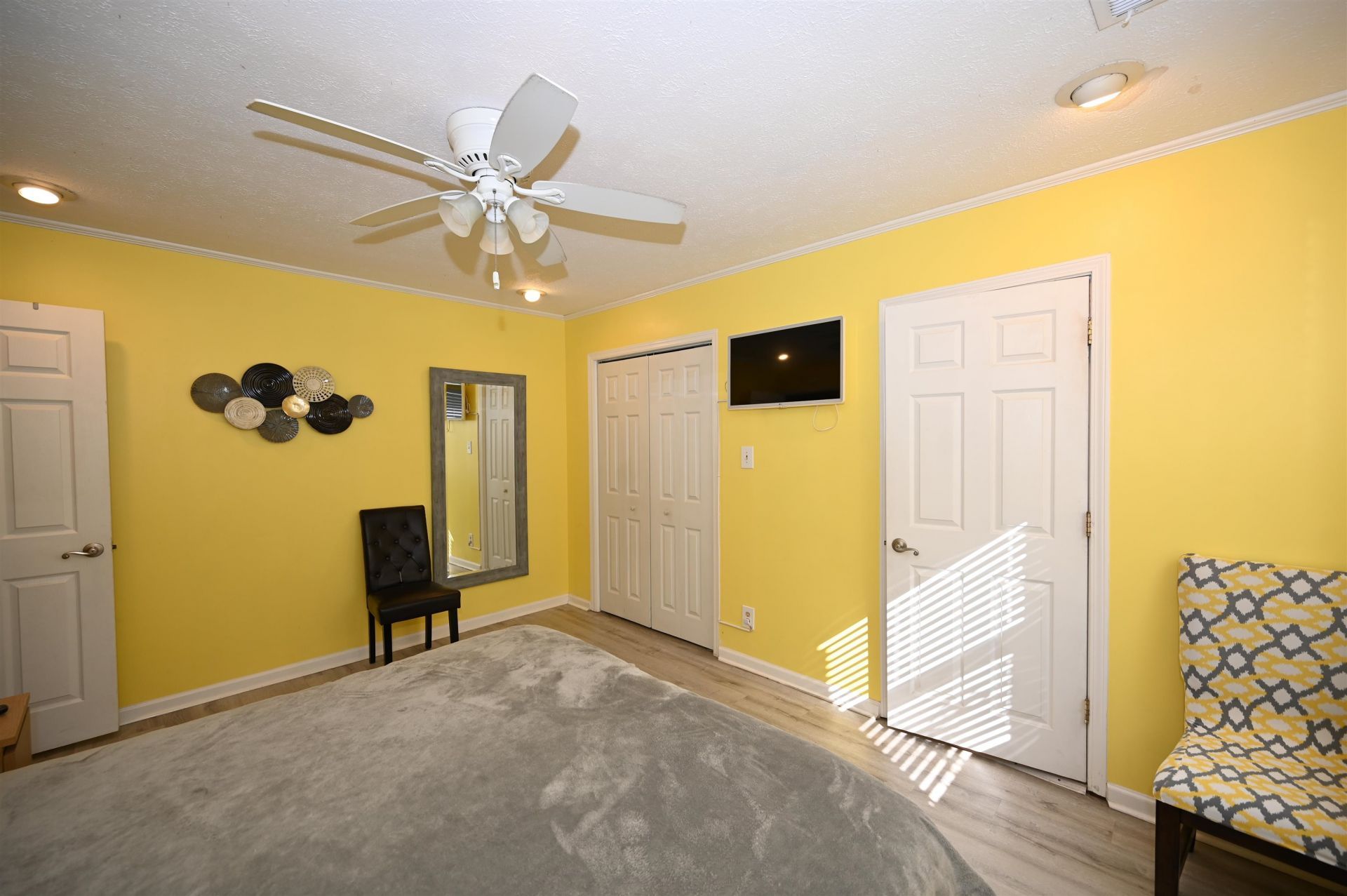 401 Oak Lake Circle  Photo 19