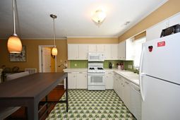 401 Oak Lake Circle  photo 4