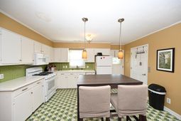 401 Oak Lake Circle  photo 4