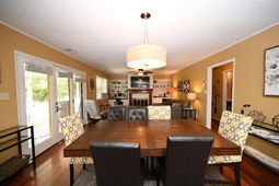 401 Oak Lake Circle  photo 4