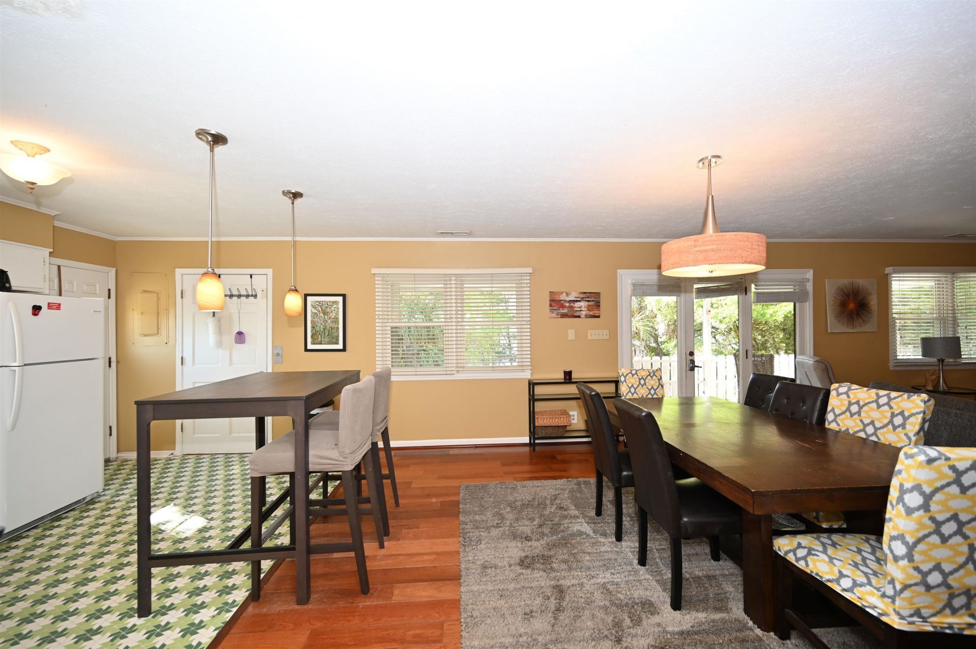 401 Oak Lake Circle  Photo 9