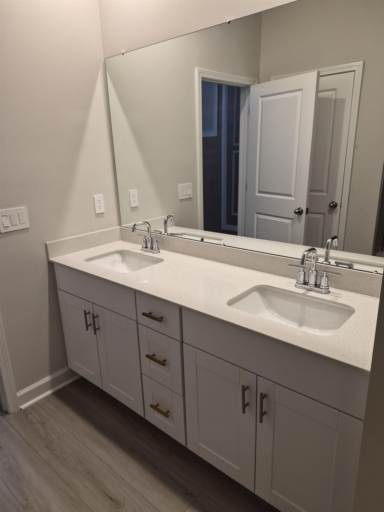 4320 Falls Oaks St.  Photo 9