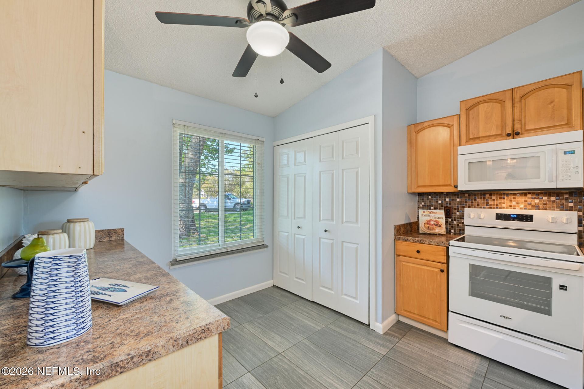 582 Aquatic Drive, Atlantic Beach, FL 32233 Photo