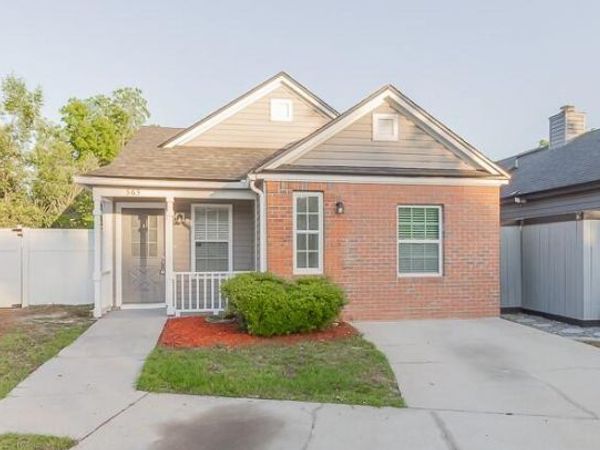 563 STAFFORDSHIRE Drive E, Jacksonville, FL 32225