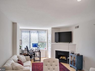 851 N GLEBE ROAD, Unit 402, ARLINGTON, VA 22203