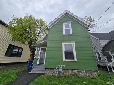 121 W End Drive , Syracuse, NY 13204