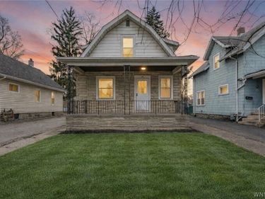 216 74th Street , Niagara Falls, NY 14304