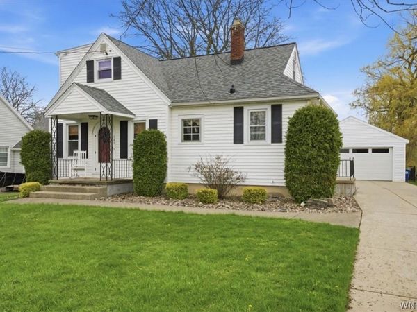 121 Country Parkway , Buffalo, NY 14221