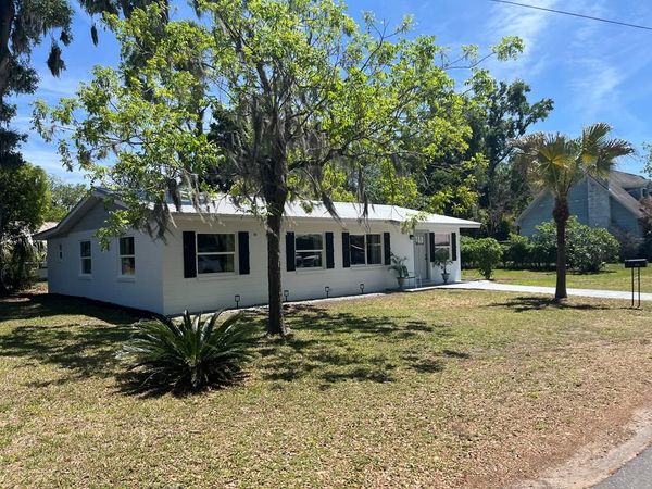 216 NE Third St, Trenton, FL 32693