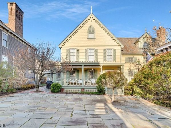 1 Murray Hill Sq, Unit 1, New Providence, NJ 07974