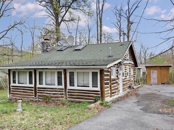 10 Echo Ln, West Milford, NJ 07480