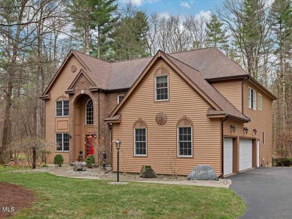 25 Rolling Brook Drive, Saratoga Springs, NY 12866