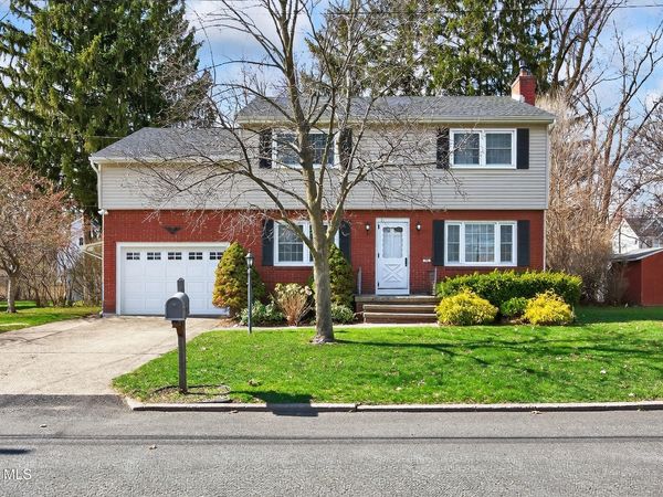 25 Alfred Drive, Colonie, NY 12205