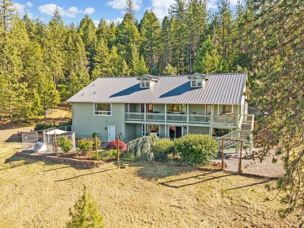 16445 Meadows Road, White City, OR 97503