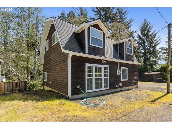 1993 MYRTLE AVE, Tillamook, OR 97141