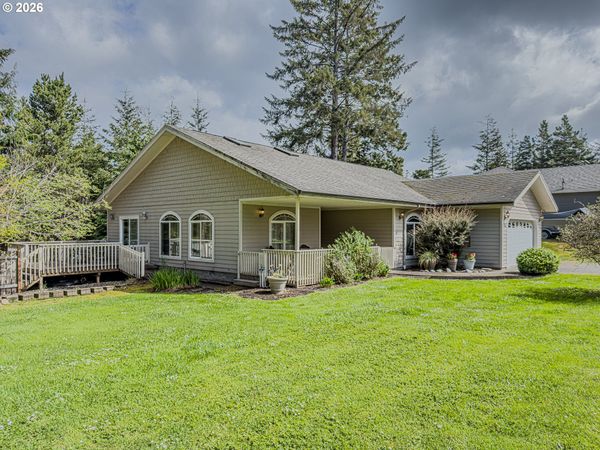 1185 11TH SE ST, Bandon, OR 97411