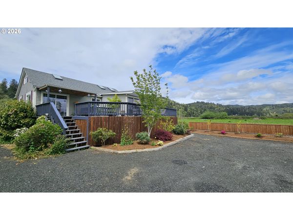 64181 WATSONVILLE RD, Coos Bay, OR 97420