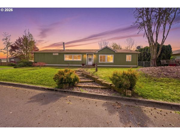 655 NE BURNETT RD, McMinnville, OR 97128