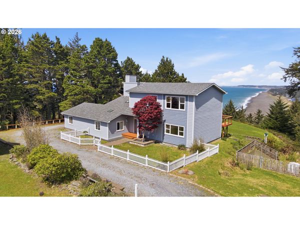 220 FLAKE ST, Port Orford, OR 97465