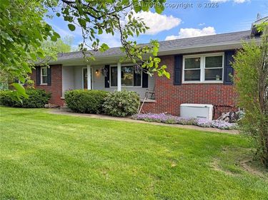 16 Christy Lane, Winfield, WV 25213