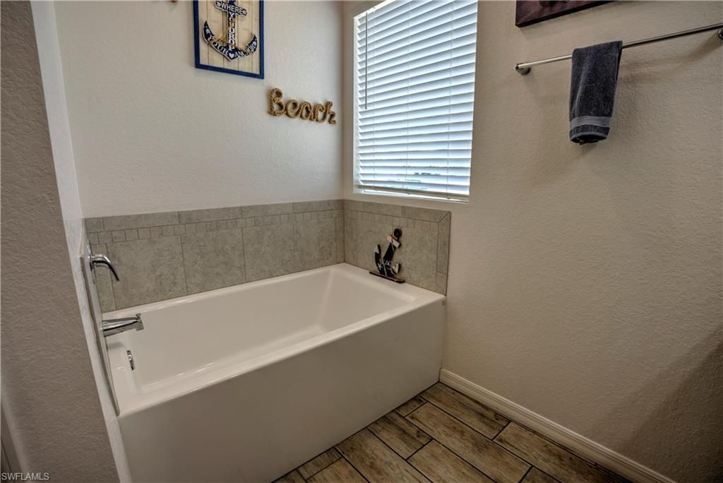 2118 SW 25th Ter, Cape Coral, FL 33914 Photo