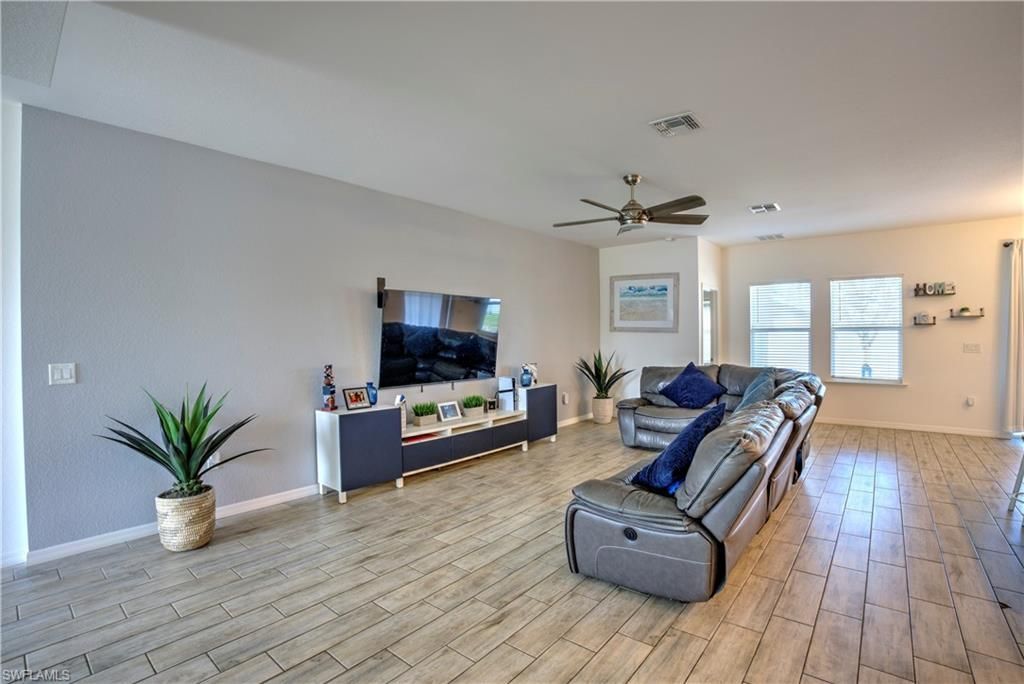 2118 SW 25th Ter, Cape Coral, FL 33914 Photo