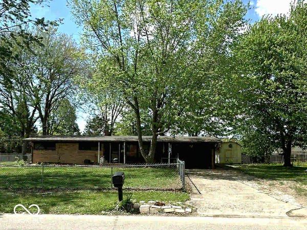 430 Robbins Drive, Greenwood, IN 46142