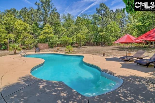 10 Chalfont Court  Photo 6