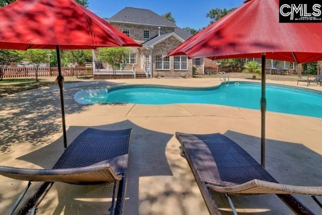 10 Chalfont Court  Photo 9