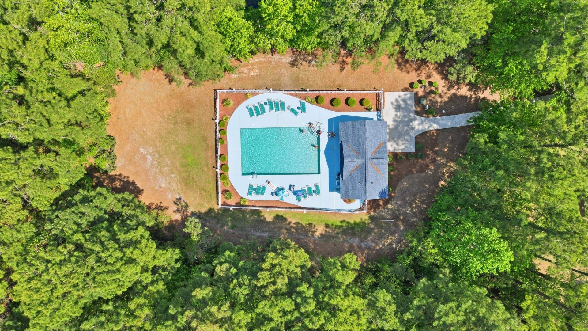 413 Westham Dr. Photo 35