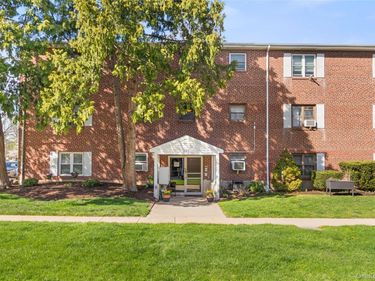 125 Park Avenue, Unit C1, Amityville, NY 11701