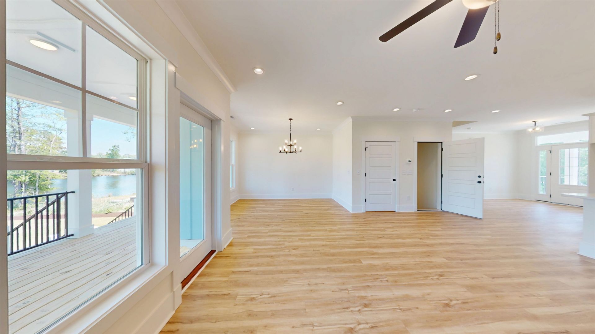 693 W Oak Circle  Photo 16