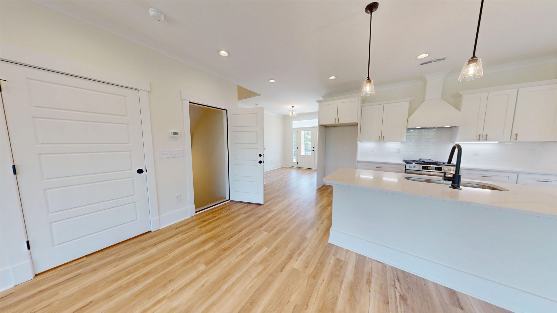 693 W Oak Circle  Photo 17