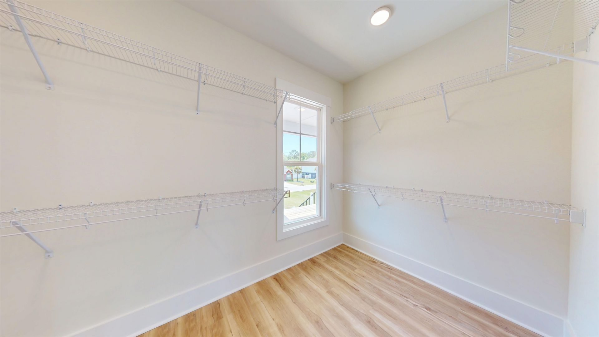 693 W Oak Circle  Photo 22