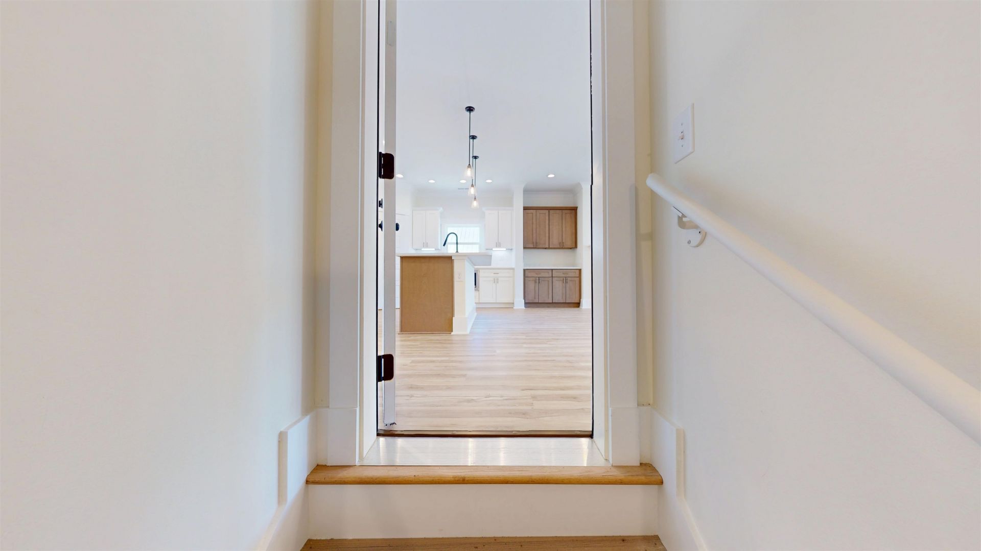 693 W Oak Circle  Photo 8