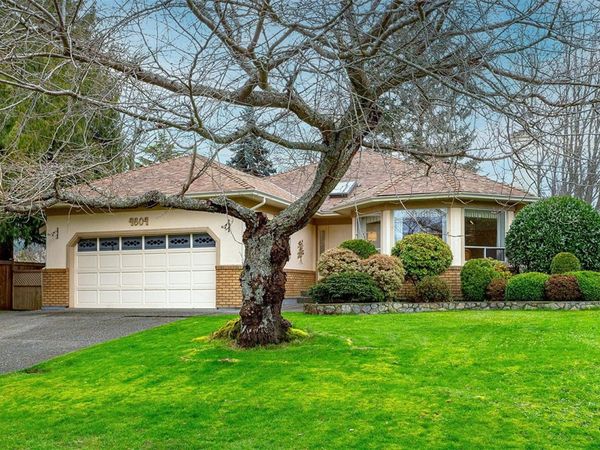4604 Sunnymead Way , Saanich, BC V8Y 3B7