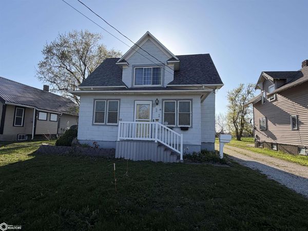 811 S Commercial Avenue, Eagle Grove, IA 50533