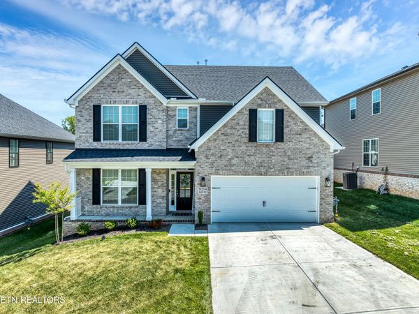 9210 Dragon Boat Rd, Knoxville, TN 37931