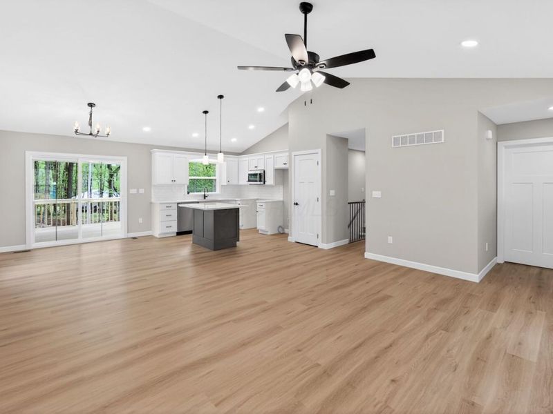 532 Floral Valley W, Howard, OH 43028 Photo 4