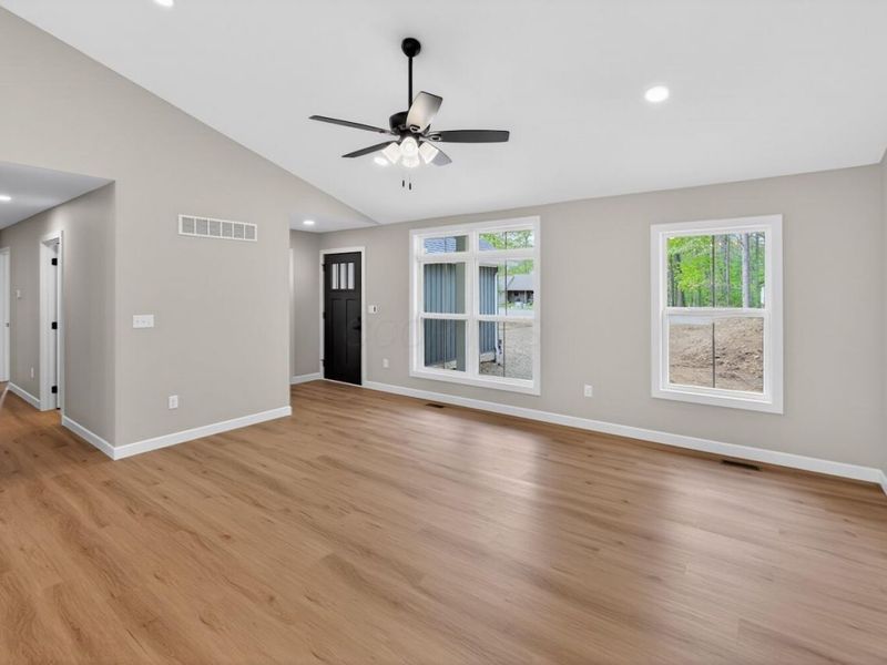 532 Floral Valley W, Howard, OH 43028 Photo 5