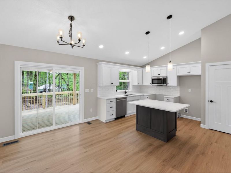 532 Floral Valley W, Howard, OH 43028 Photo 8