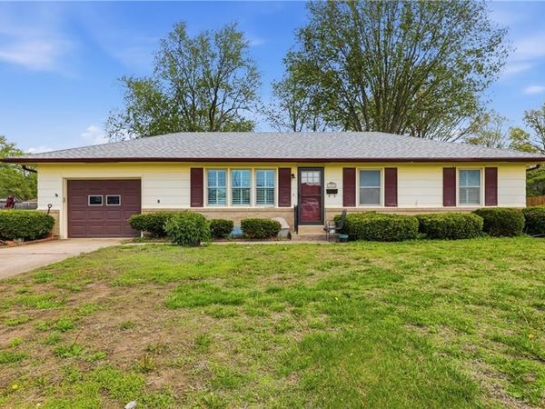 405 W College Street, Odessa, MO 64076