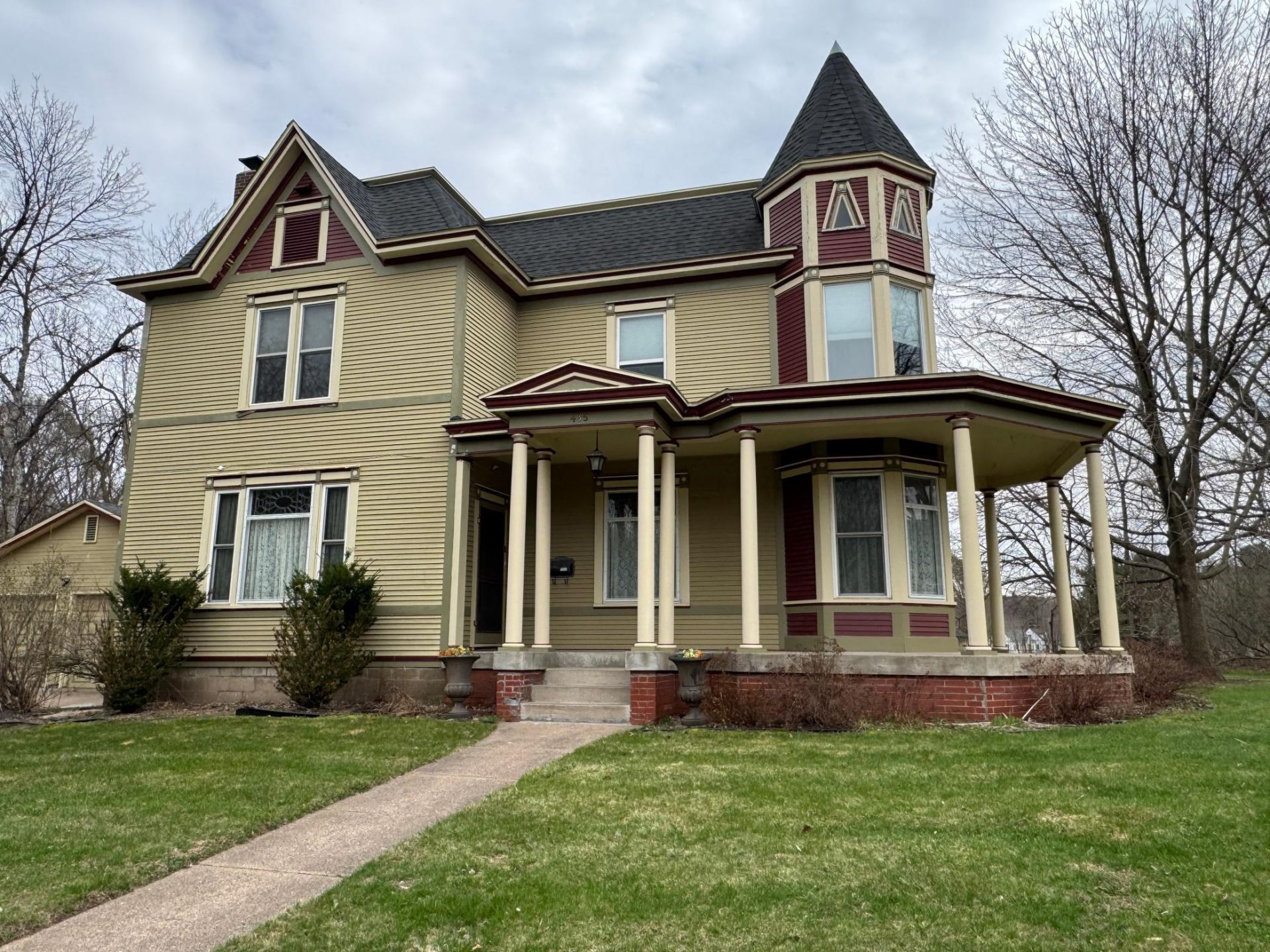 435 Jefferson Street , Eau Claire, WI 54701