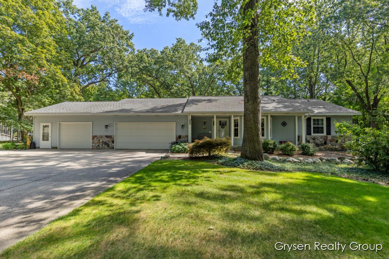 3687 Wentworth Drive Sw, Wyoming, MI 49519 Main Photo
