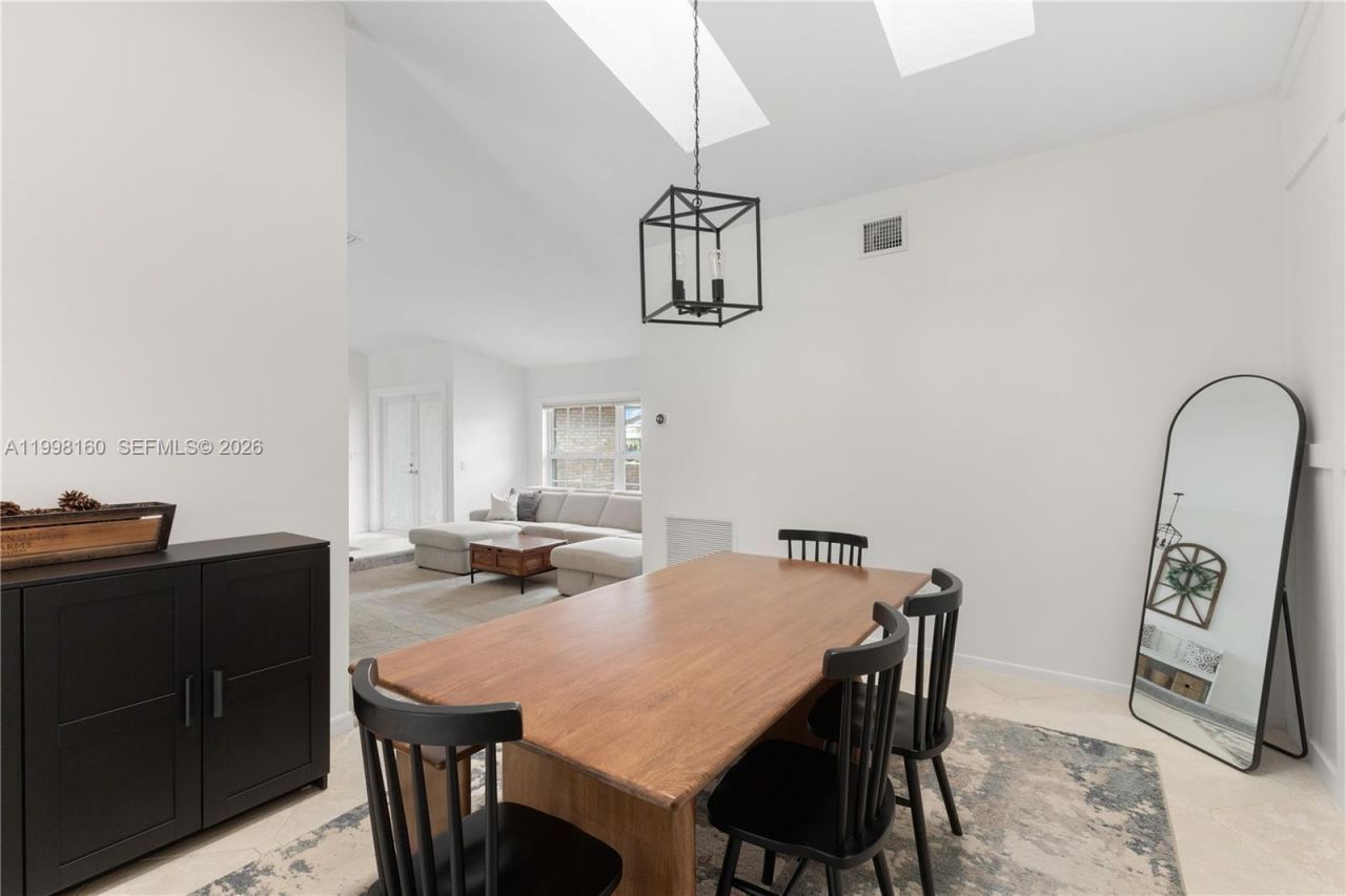 1261 NW 95th Ave, Plantation, FL 33322 Photo